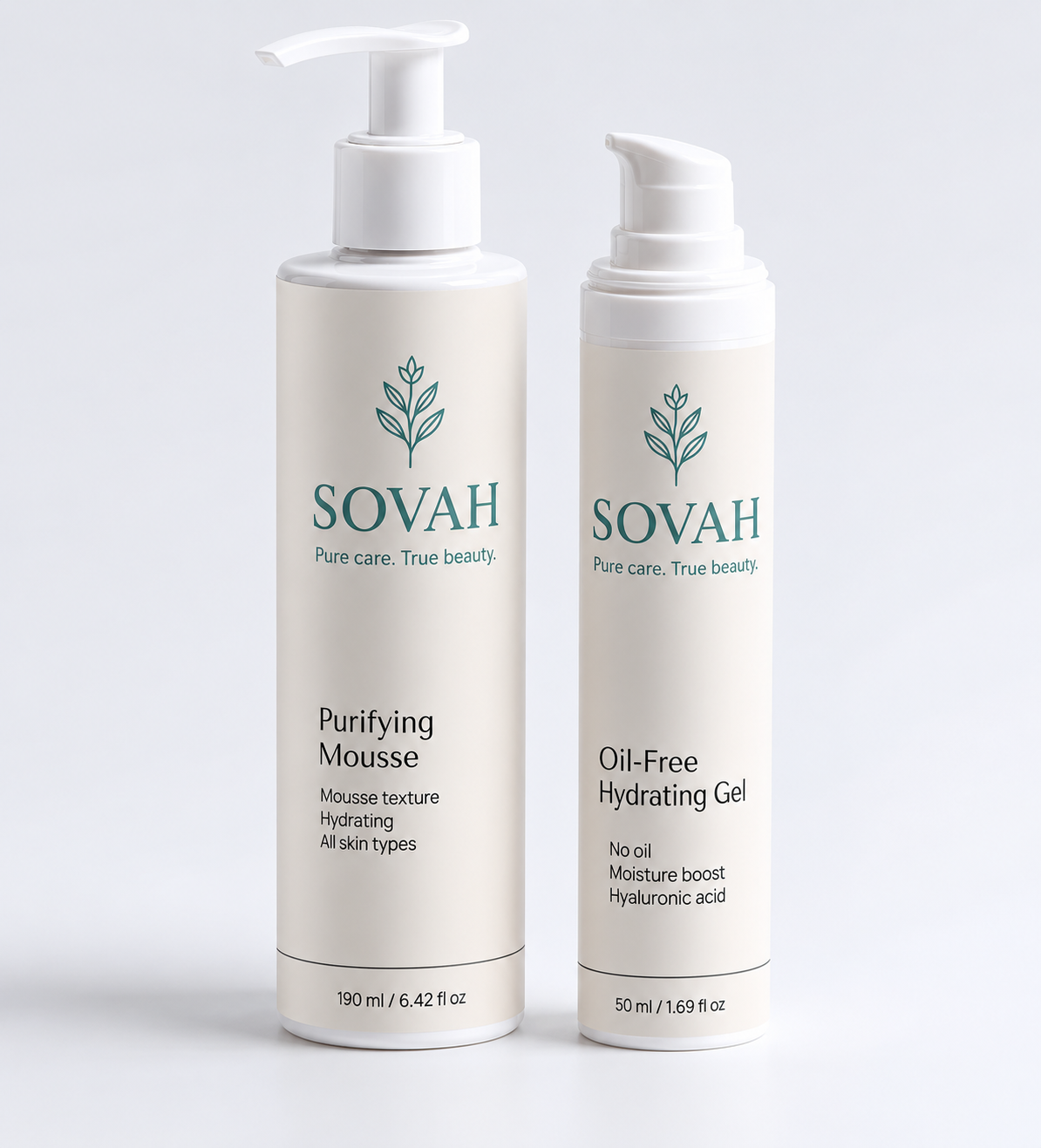 SOVAH Purifying Mousse en Oil-Free Hydrating Gel naast elkaar op een lichte studio achtergrond, een minimalistisch skincare duo voor reinigen, hydrateren en olievrije verzorging van de huid.